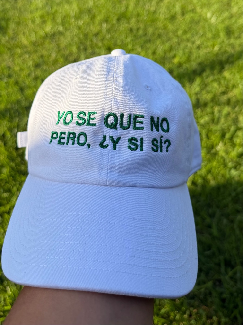 White Baseball Cap with Green Spanish Embroidery - Picture 3 of 12